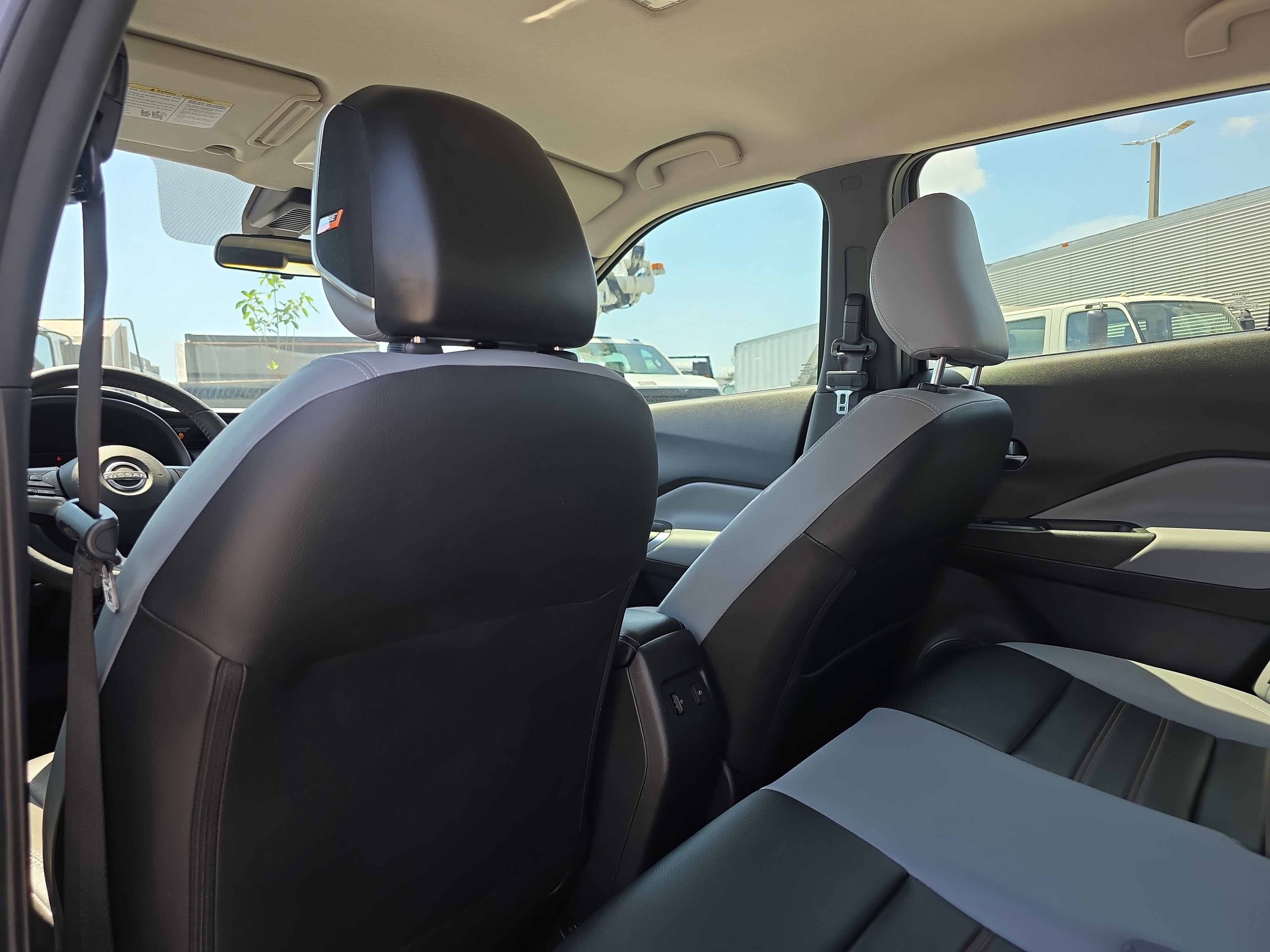 2022 Nissan Kicks SR