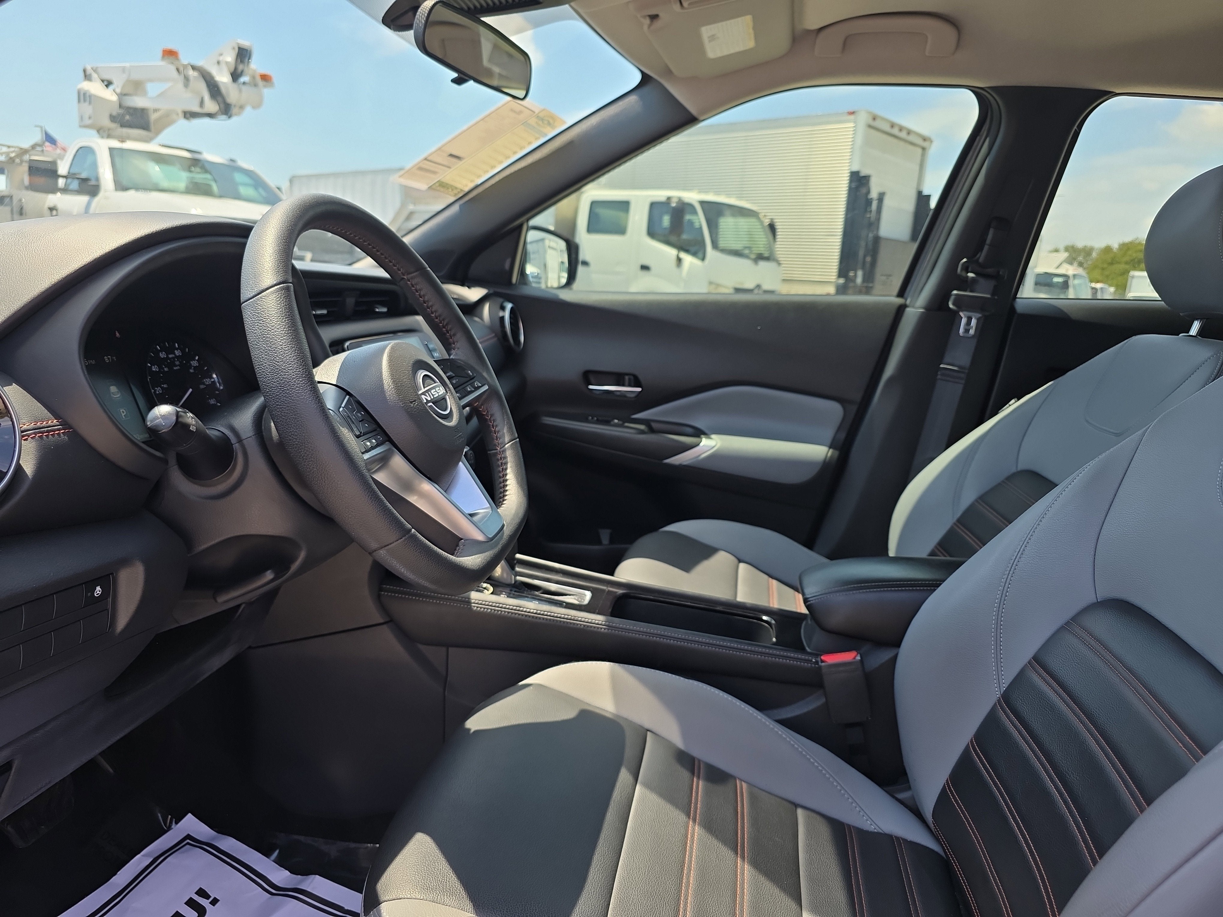 2022 Nissan Kicks SR