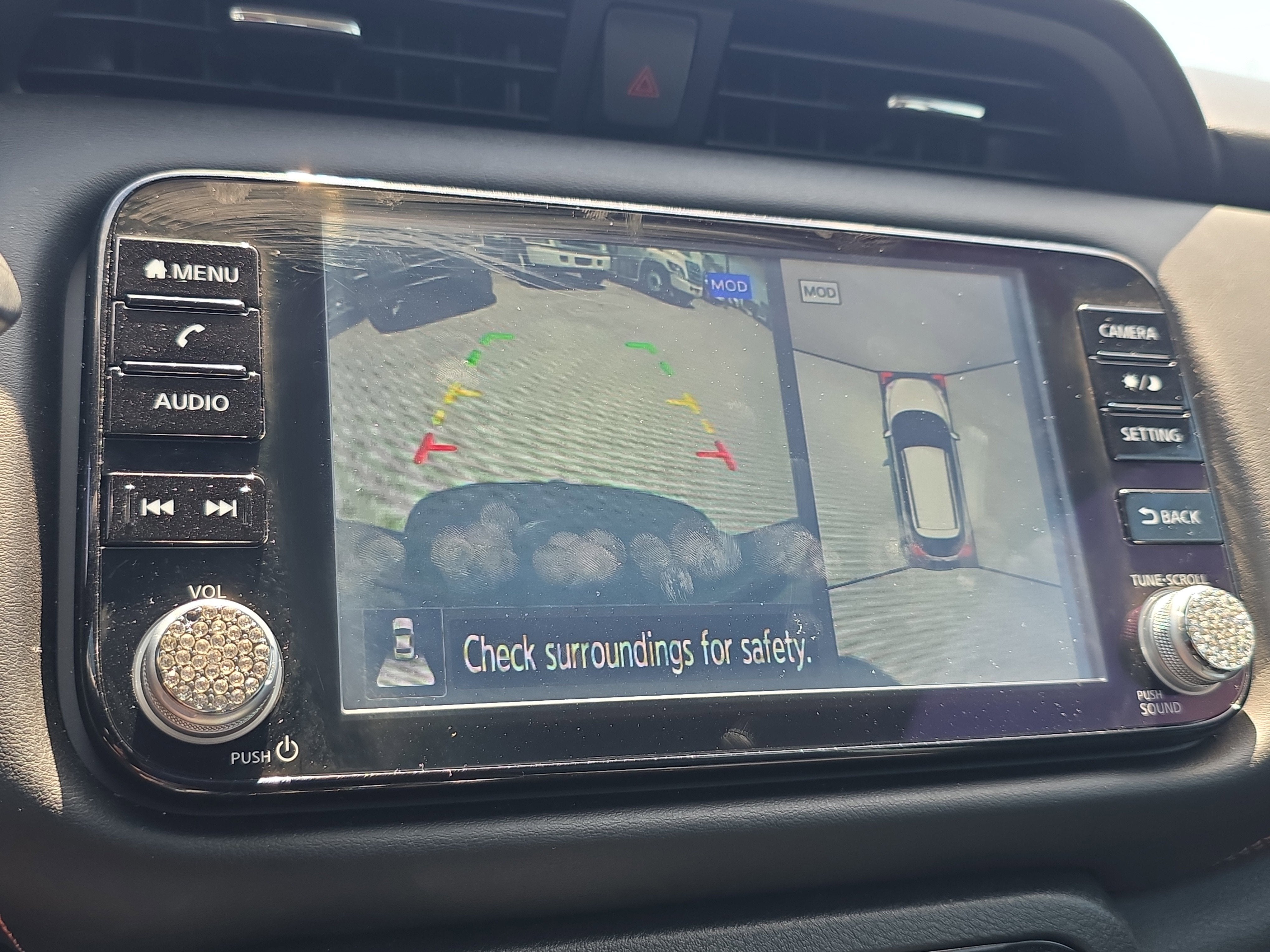 2022 Nissan Kicks SR