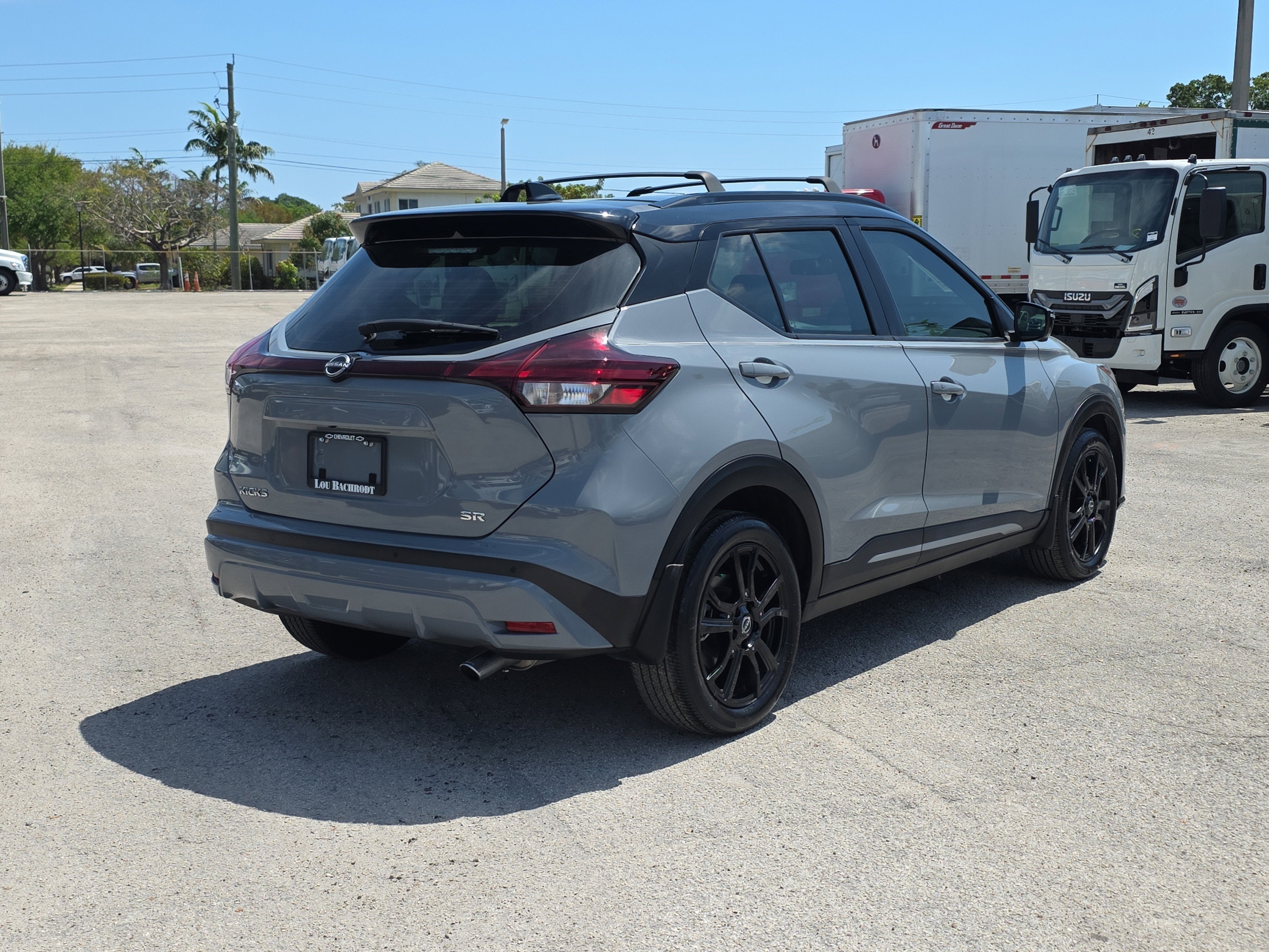 2022 Nissan Kicks SR