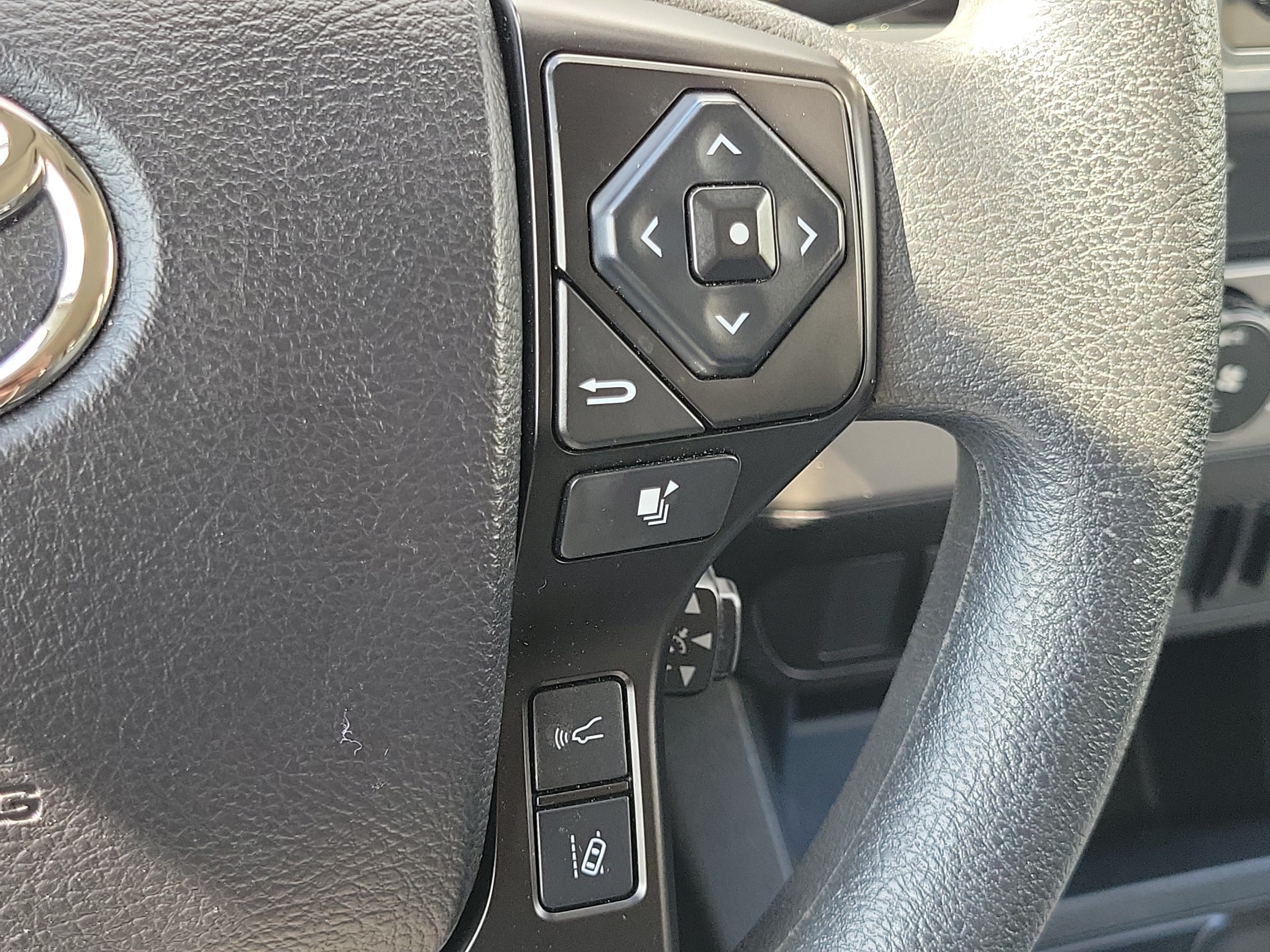 2022 Toyota Tacoma 2WD SR