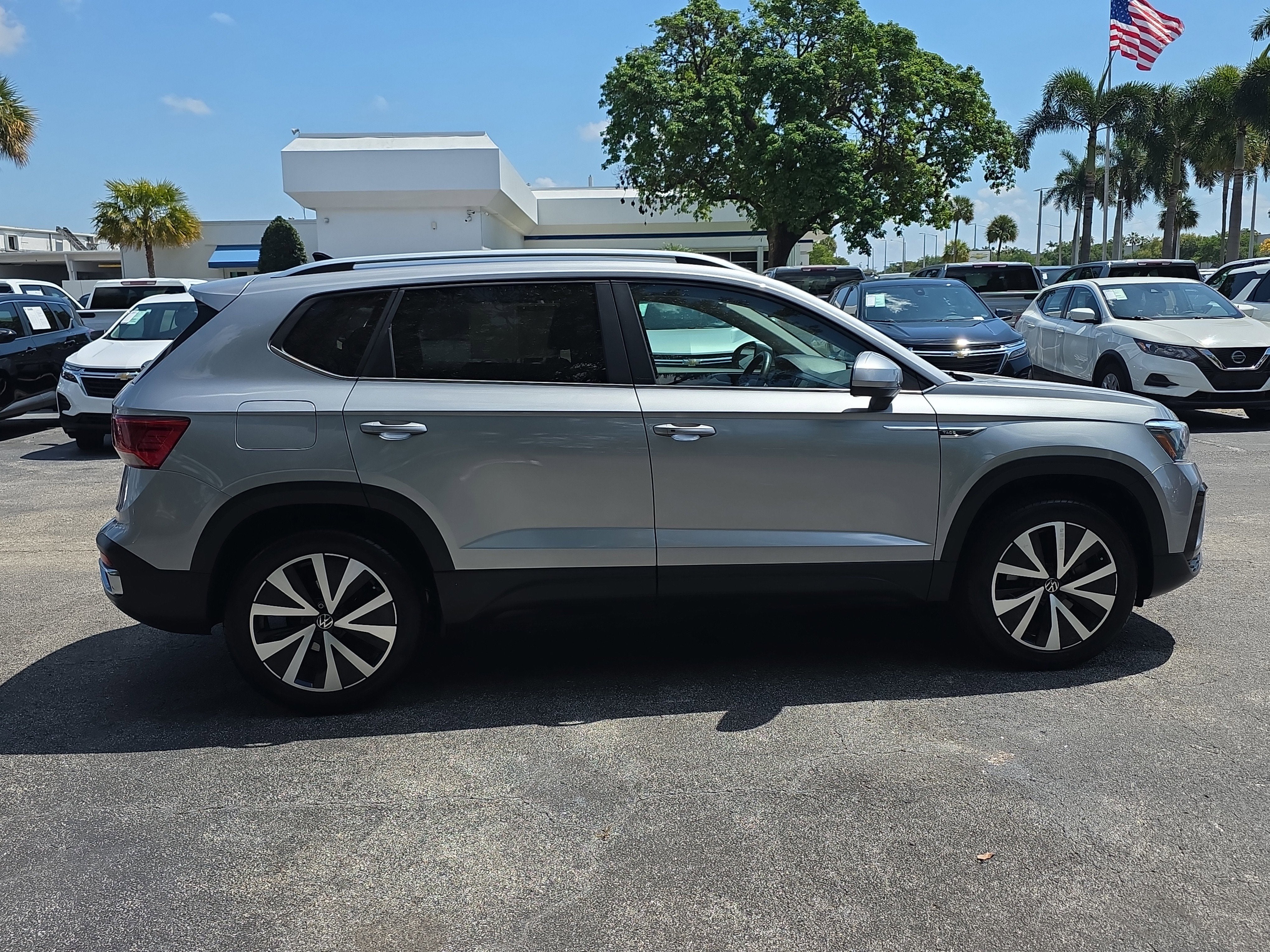 2024 Volkswagen Taos SE