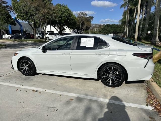 2024 Toyota Camry SE