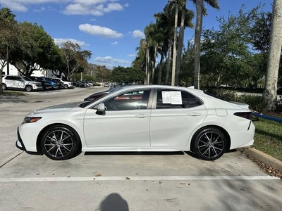 2024 Toyota Camry SE