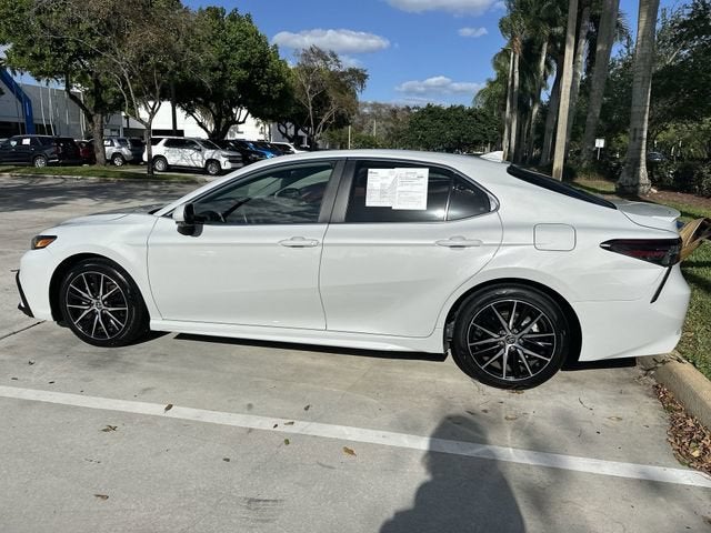 2024 Toyota Camry SE
