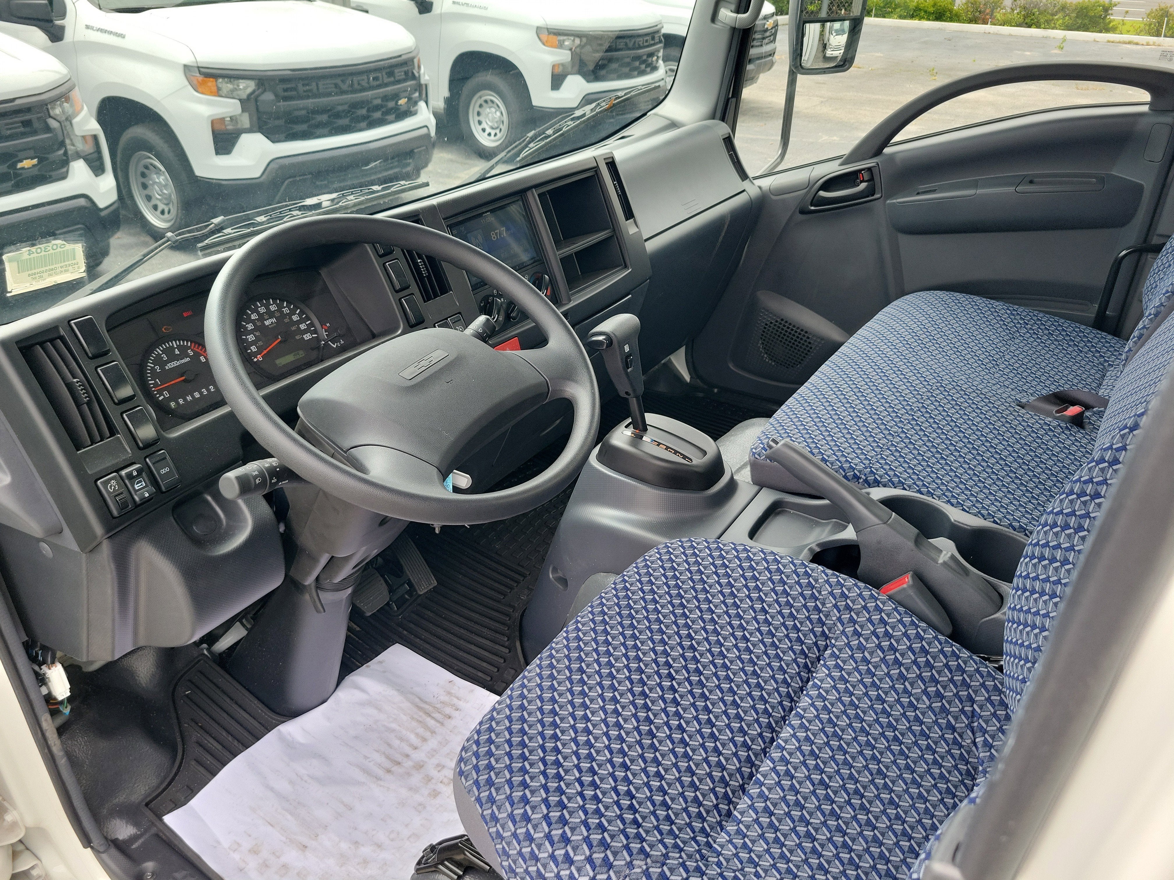 2025 Chevrolet Low Cab Forward 5500 HG Base