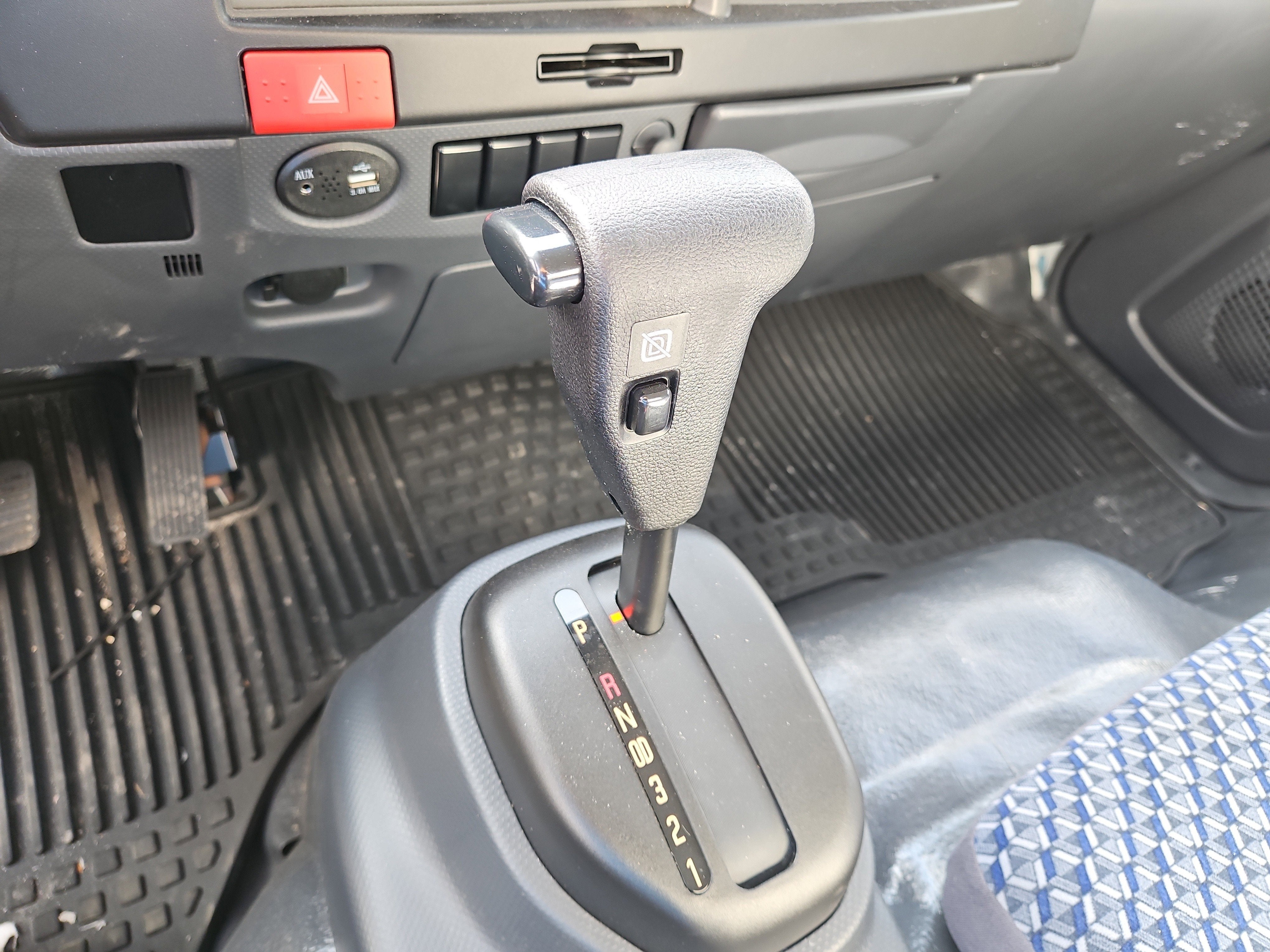 2025 Chevrolet Low Cab Forward 5500 XG Base