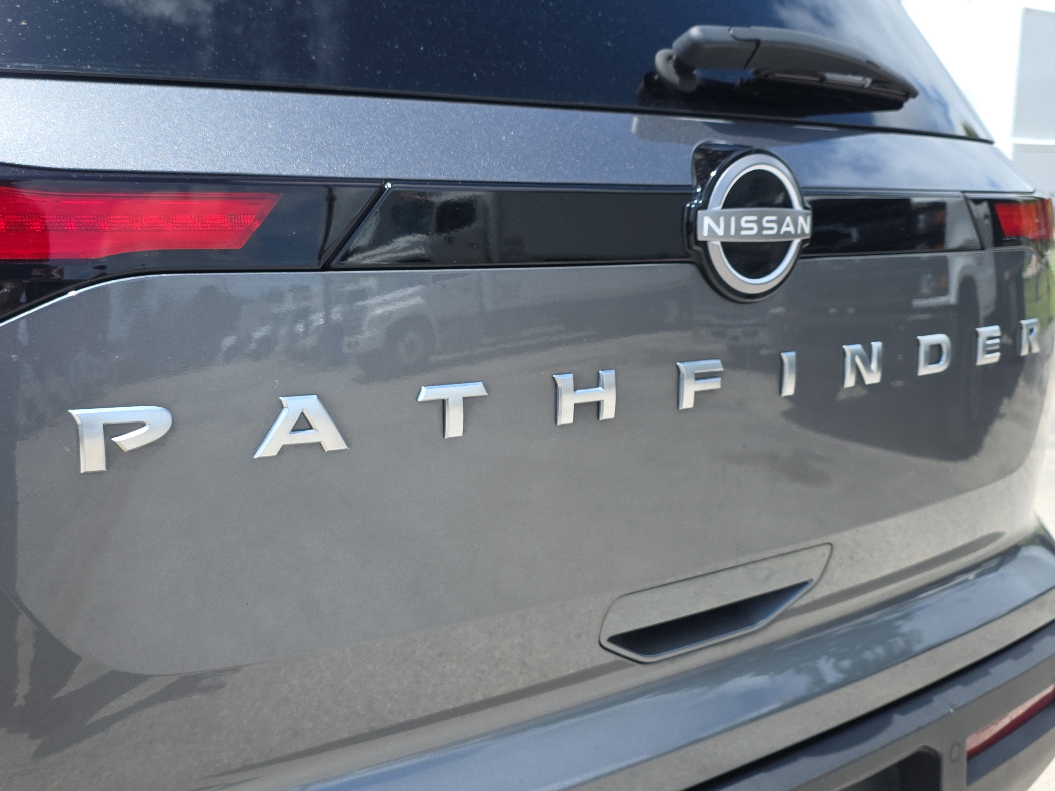 2024 Nissan Pathfinder S
