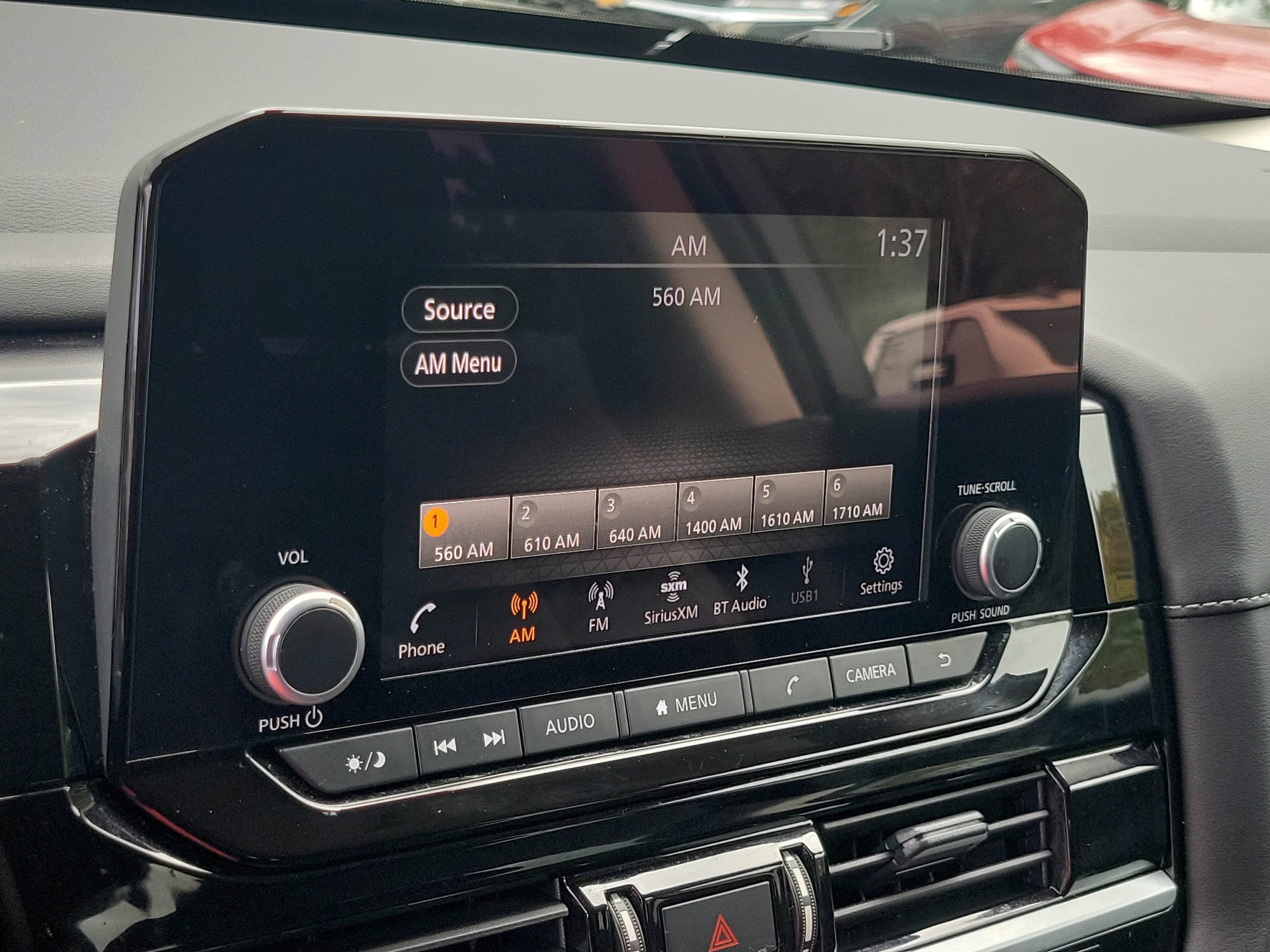 2025 Nissan Pathfinder SV