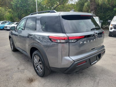 2025 Nissan Pathfinder SV
