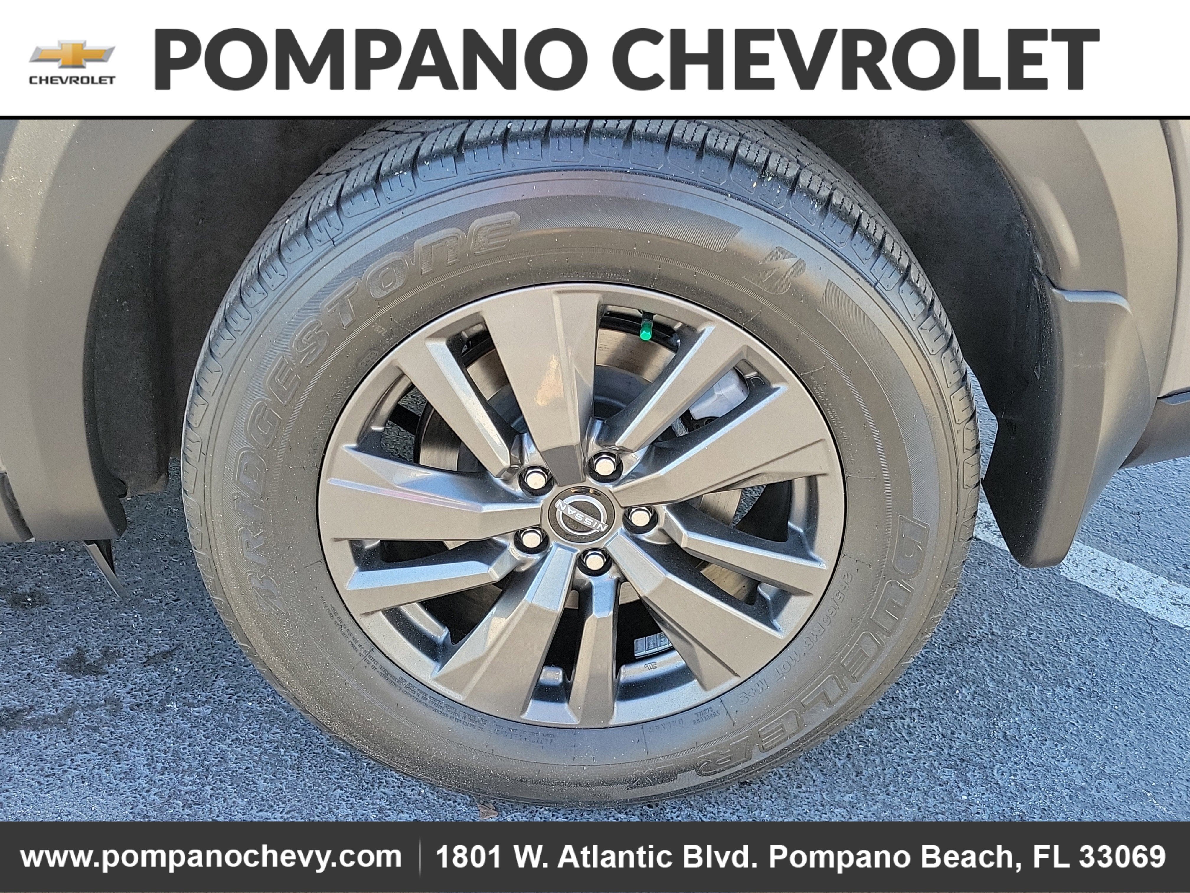 2022 Nissan Pathfinder SV