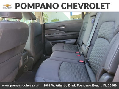 2022 Nissan Pathfinder SV