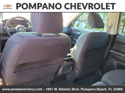 2022 Nissan Pathfinder SV