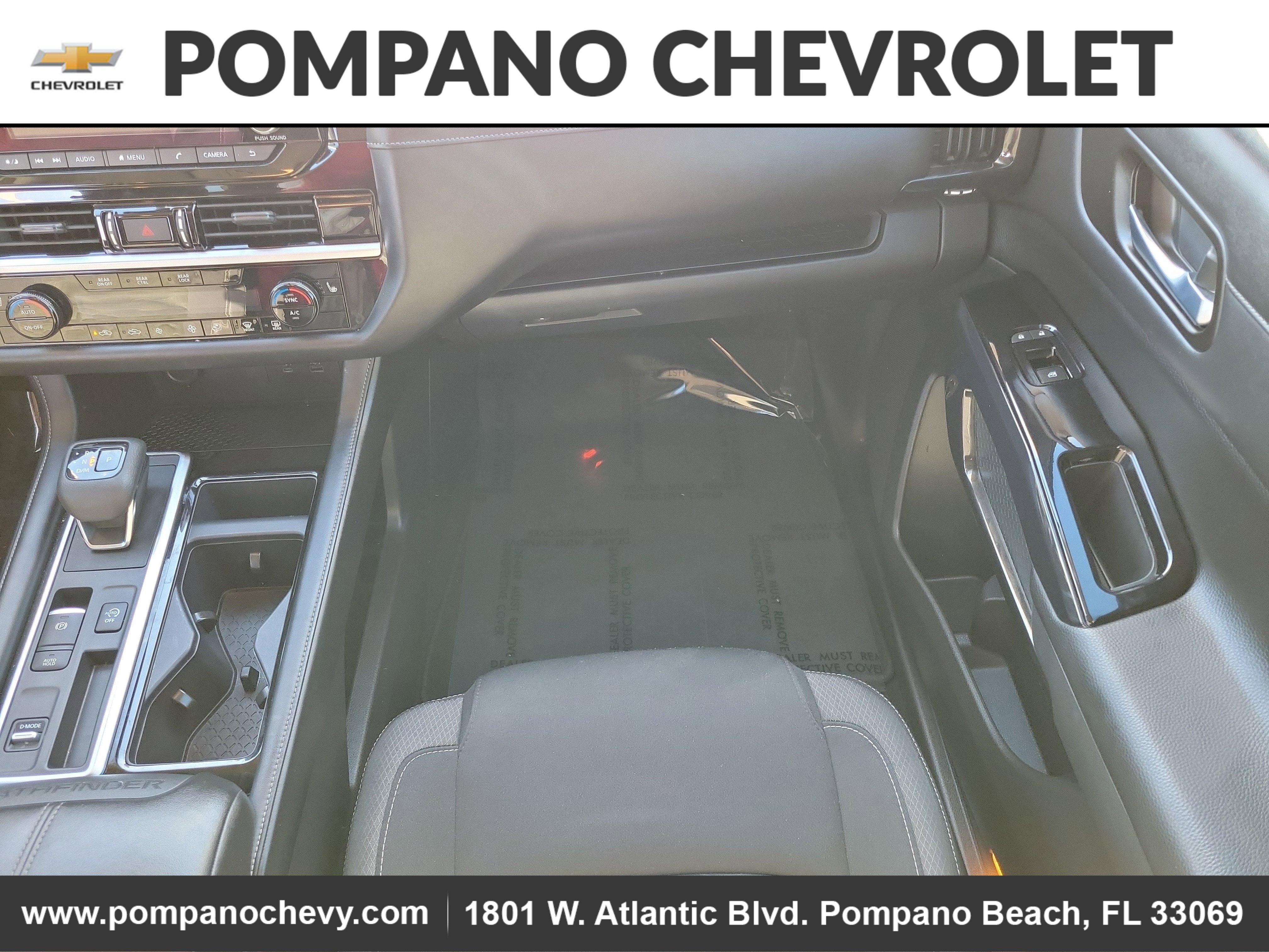 2022 Nissan Pathfinder SV