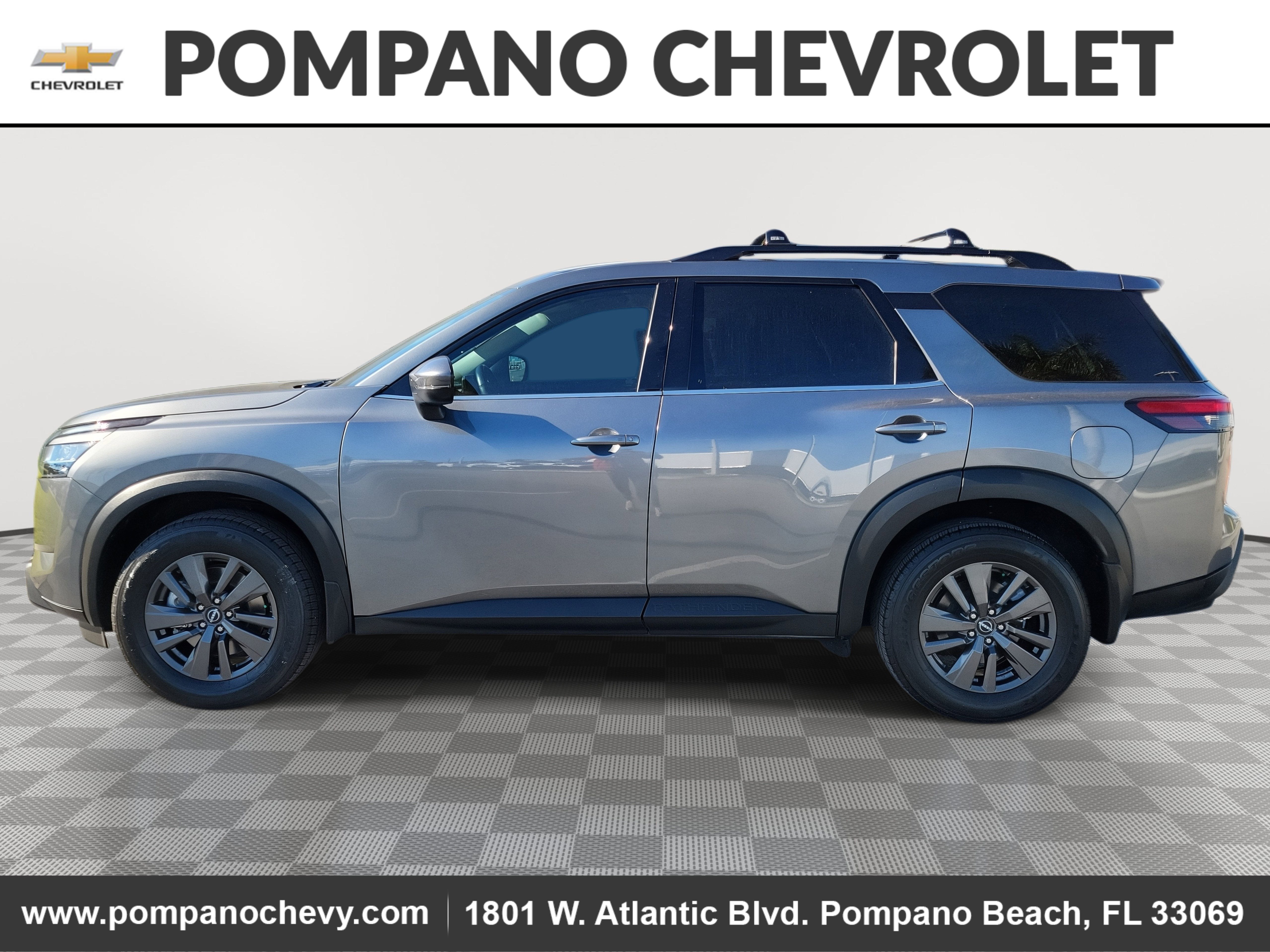 2022 Nissan Pathfinder SV