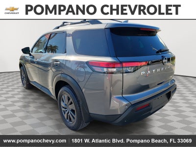 2022 Nissan Pathfinder SV