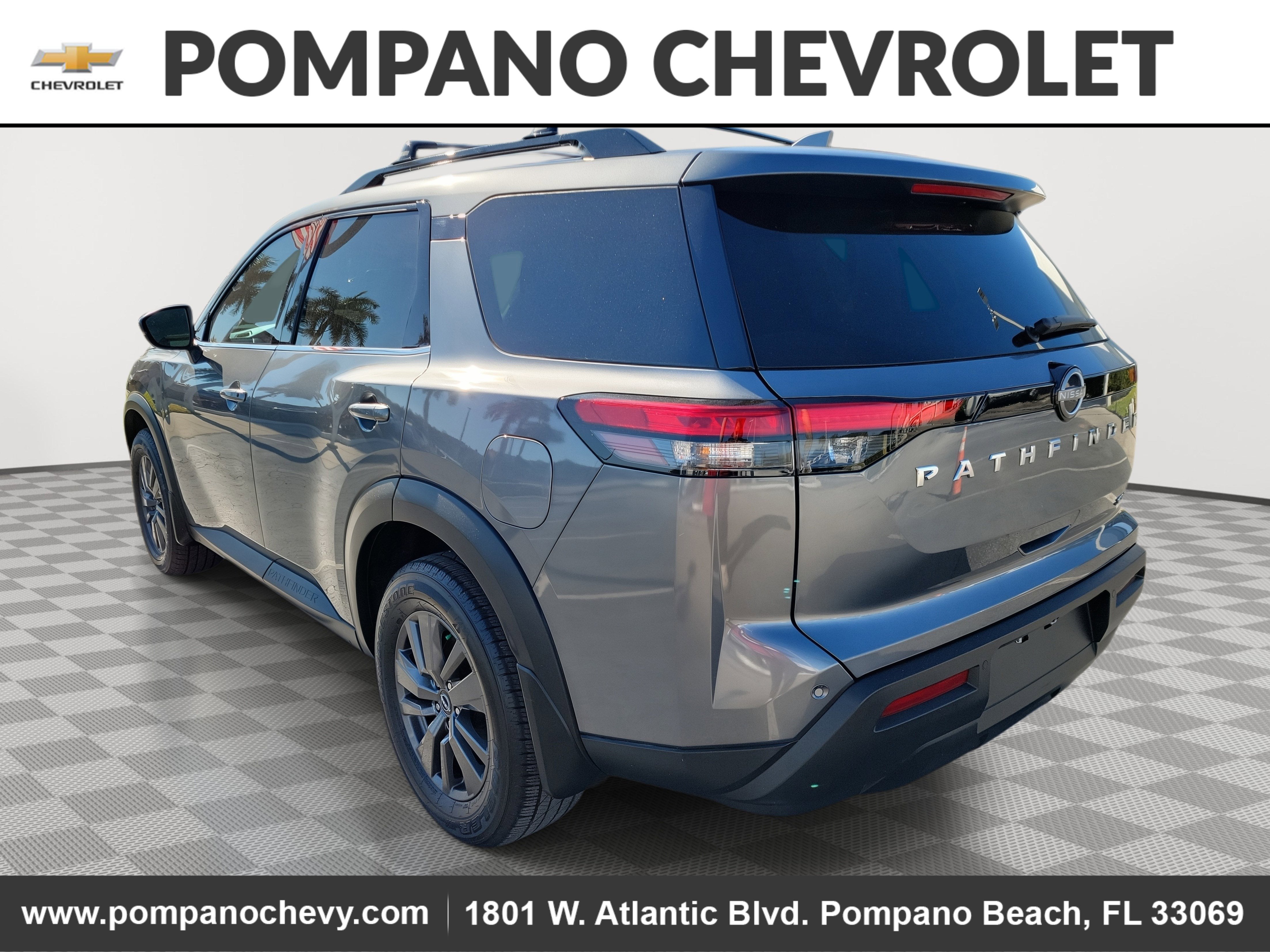 2022 Nissan Pathfinder SV