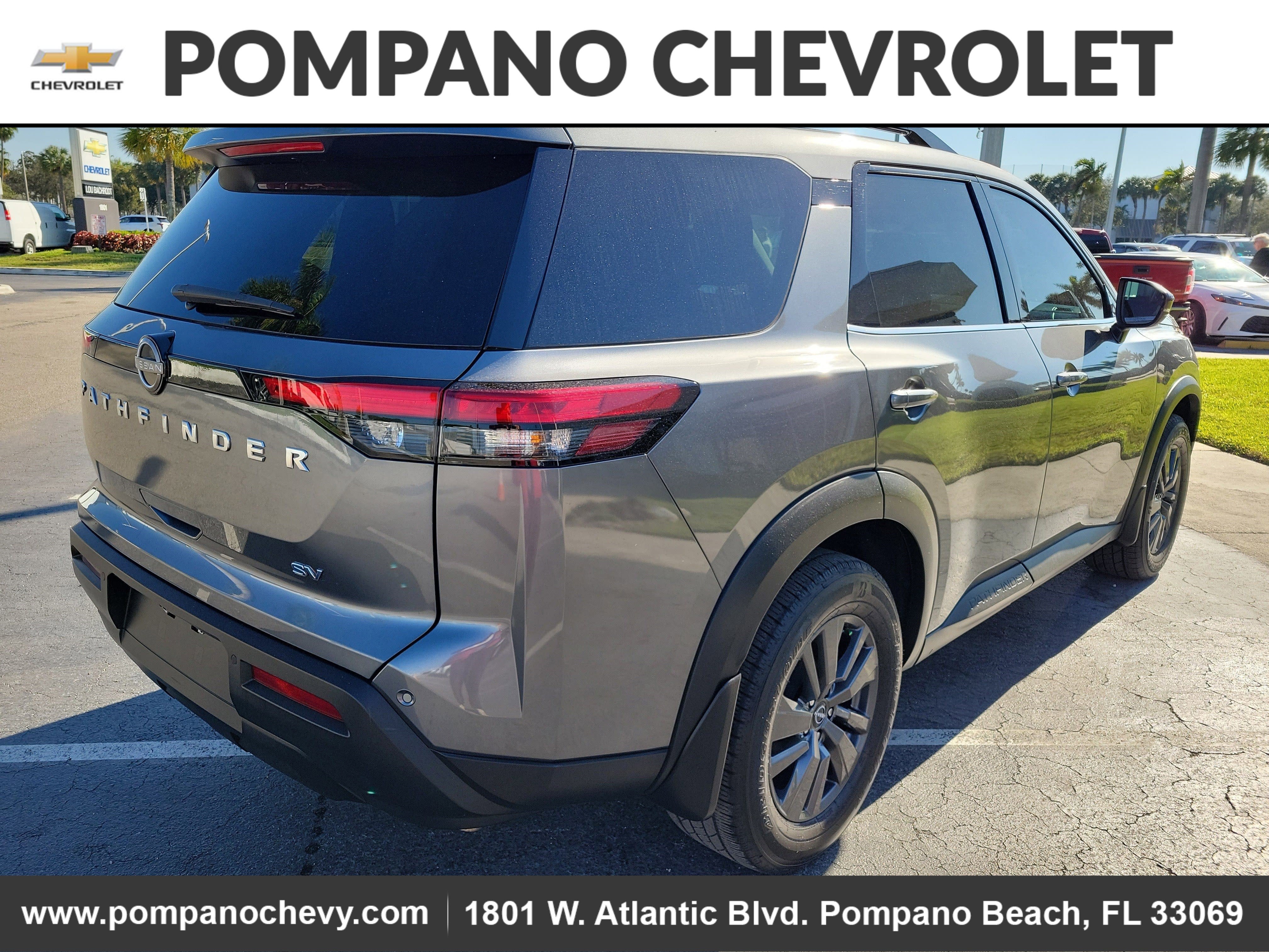 2022 Nissan Pathfinder SV