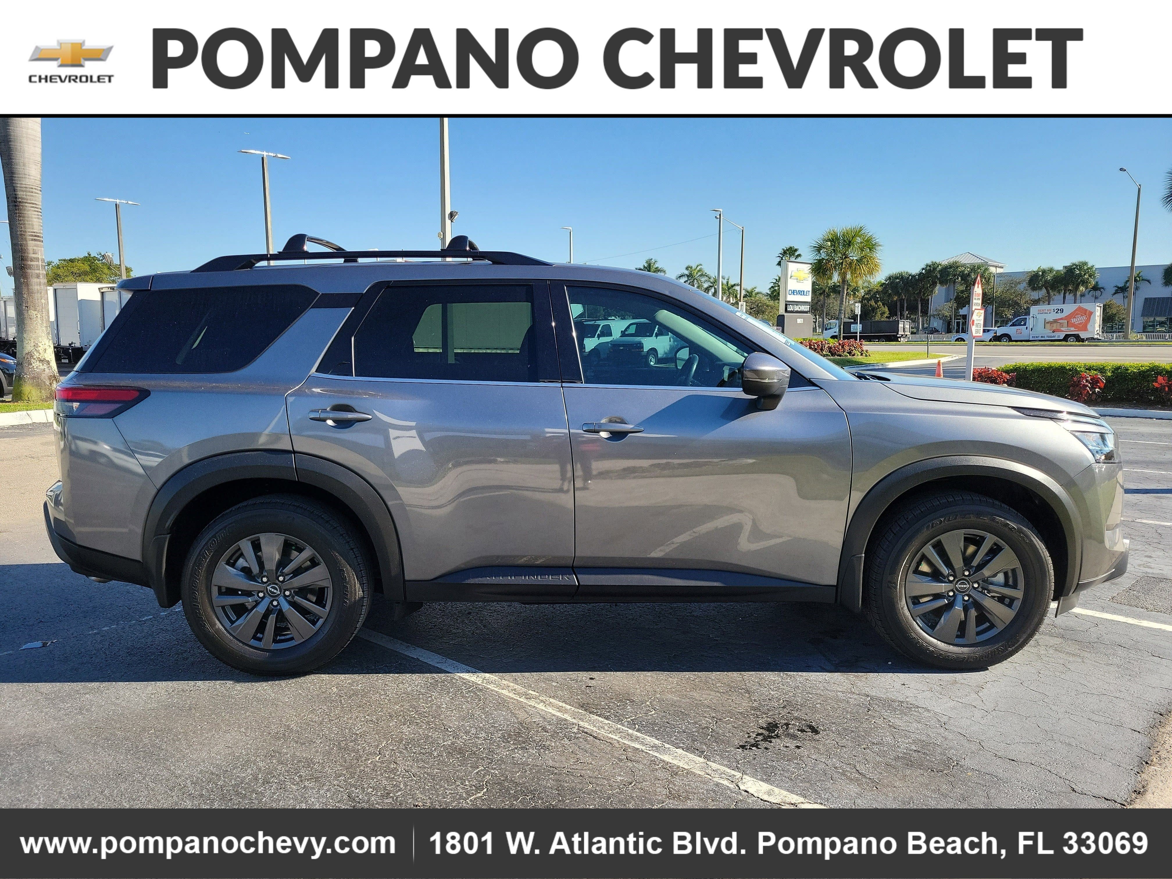 2022 Nissan Pathfinder SV