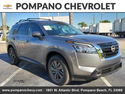 2022 Nissan Pathfinder SV