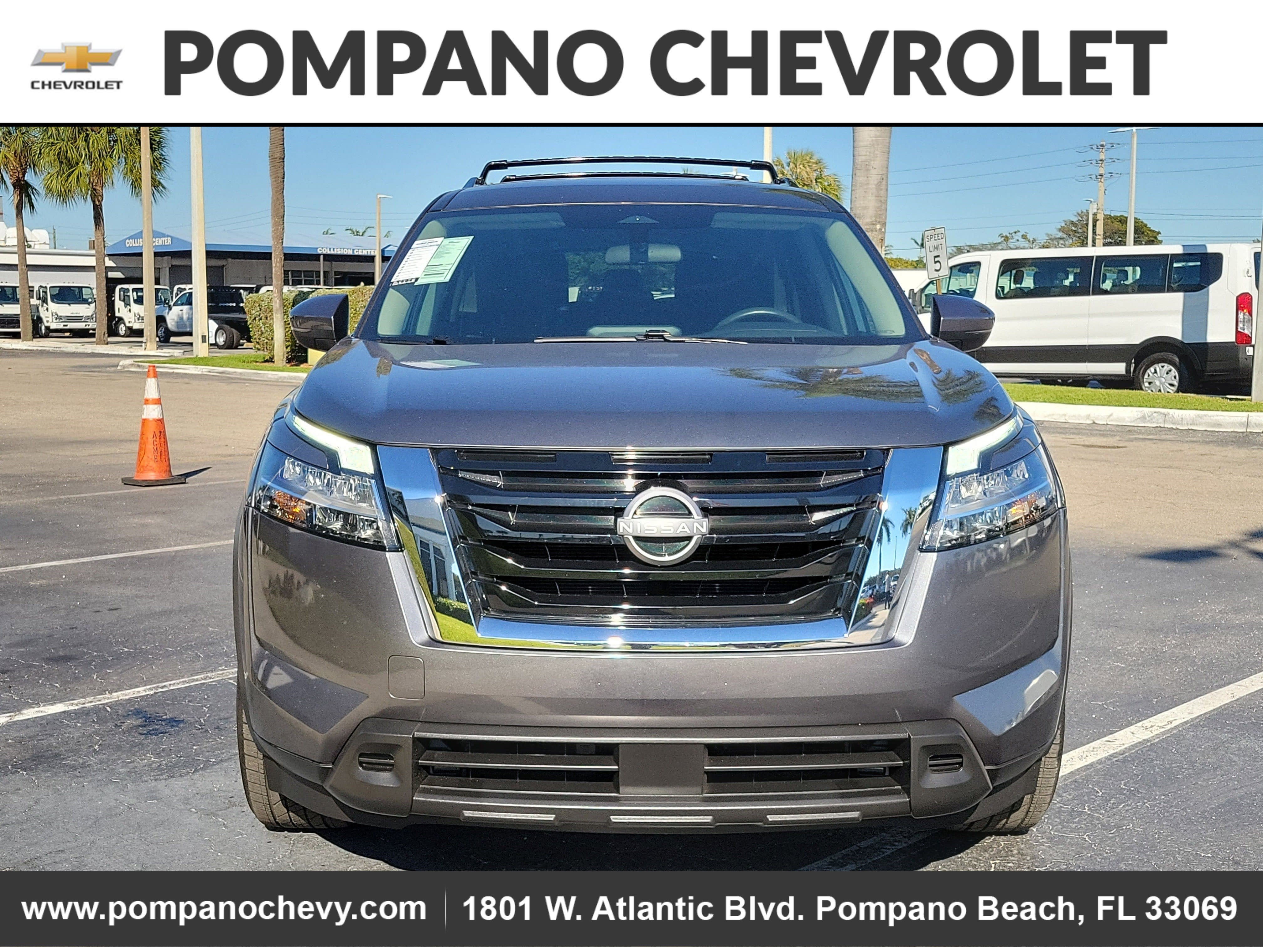 2022 Nissan Pathfinder SV