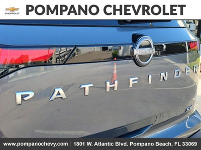 2022 Nissan Pathfinder SV