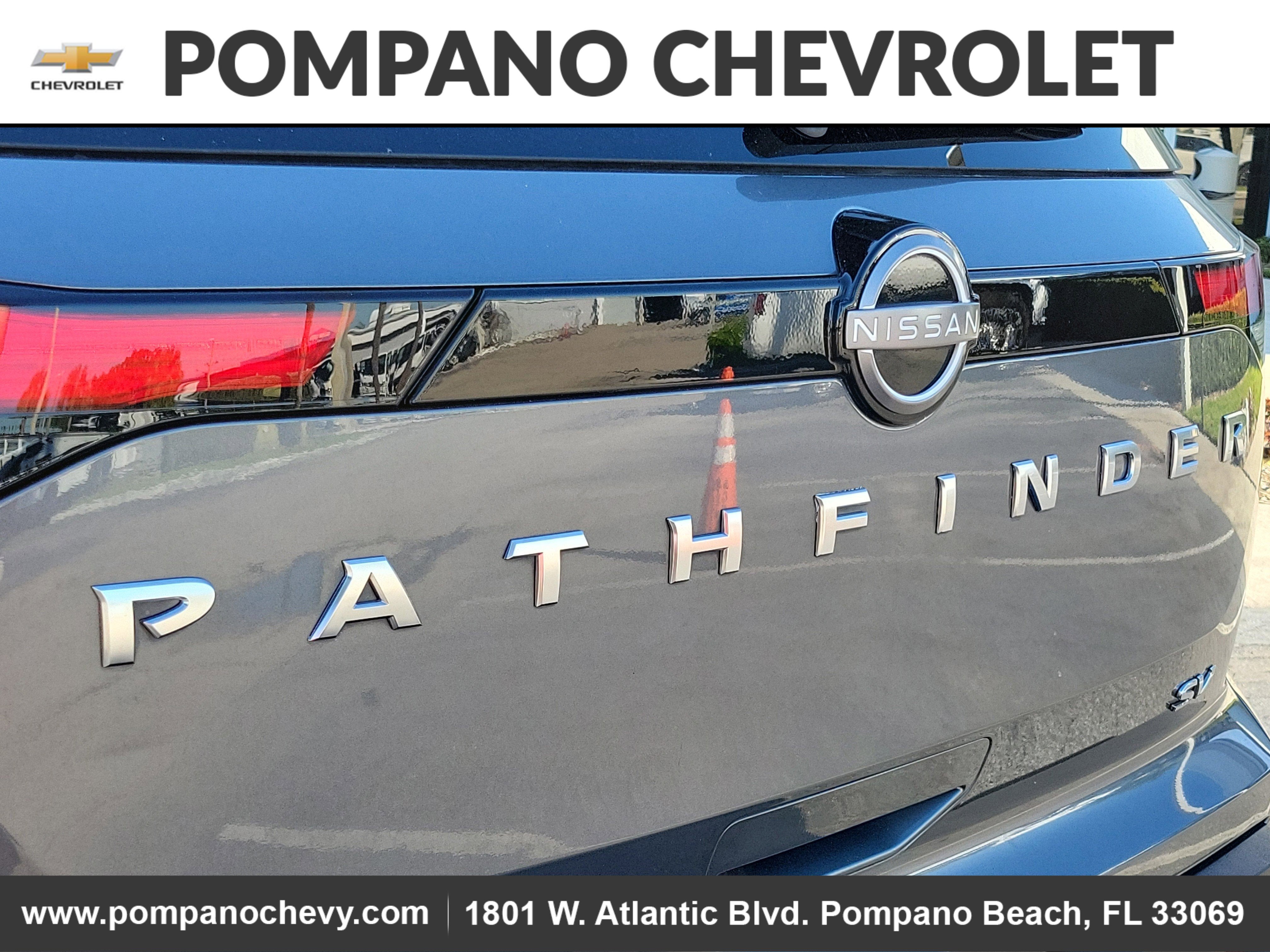 2022 Nissan Pathfinder SV