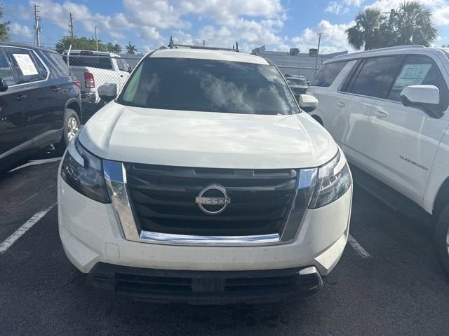 2024 Nissan Pathfinder SV