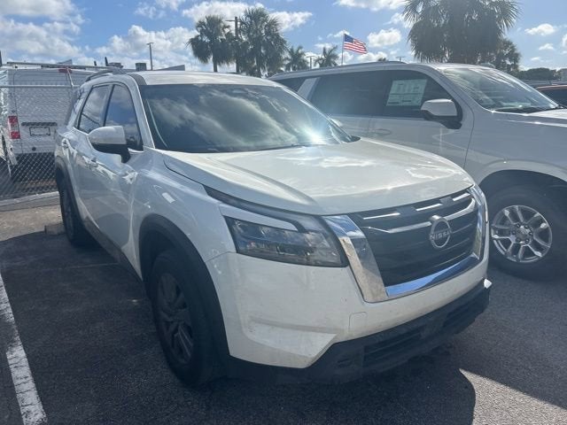 2024 Nissan Pathfinder SV