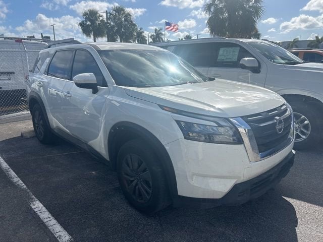 2024 Nissan Pathfinder SV
