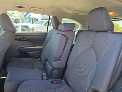 2024 Toyota Highlander LE