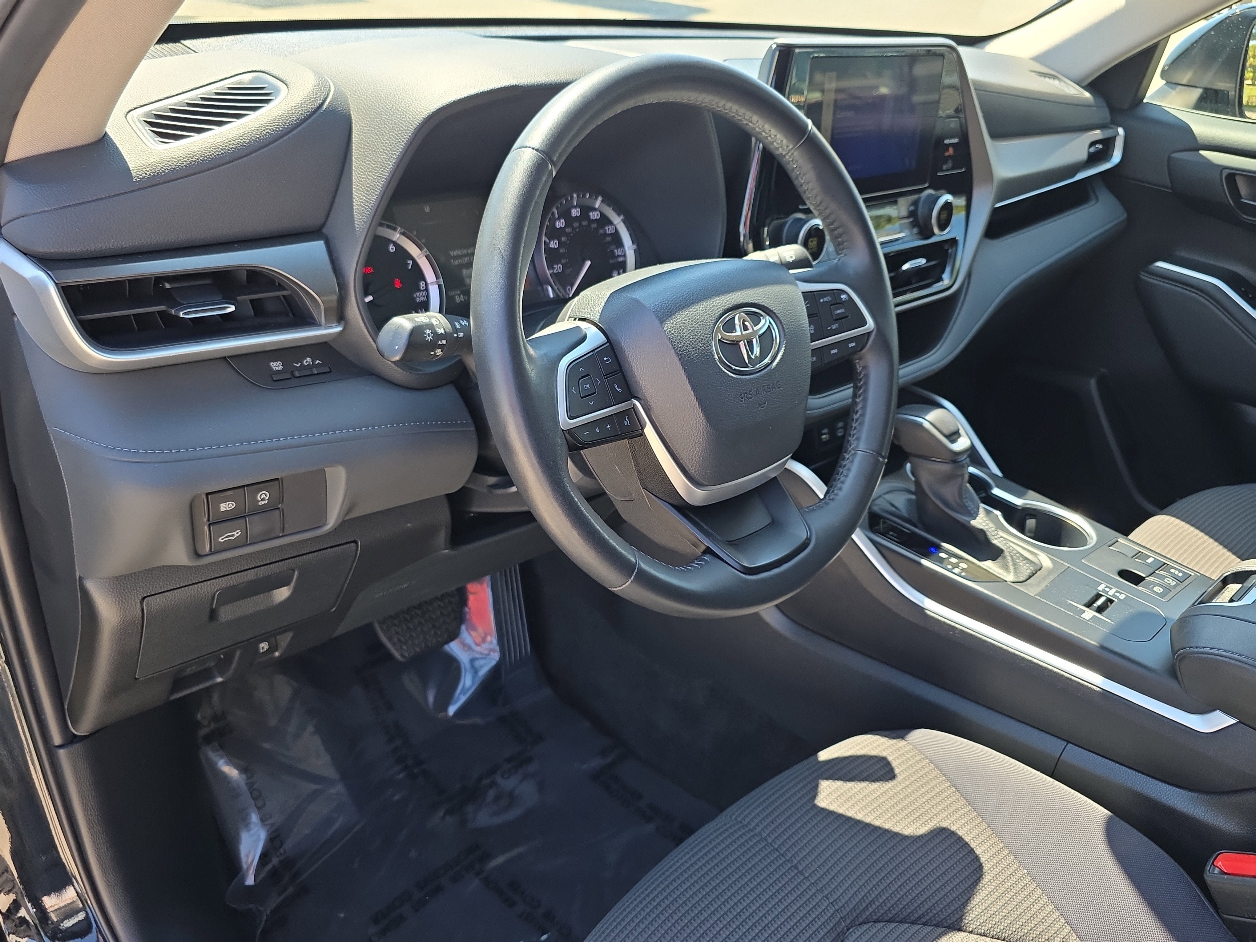 2024 Toyota Highlander LE