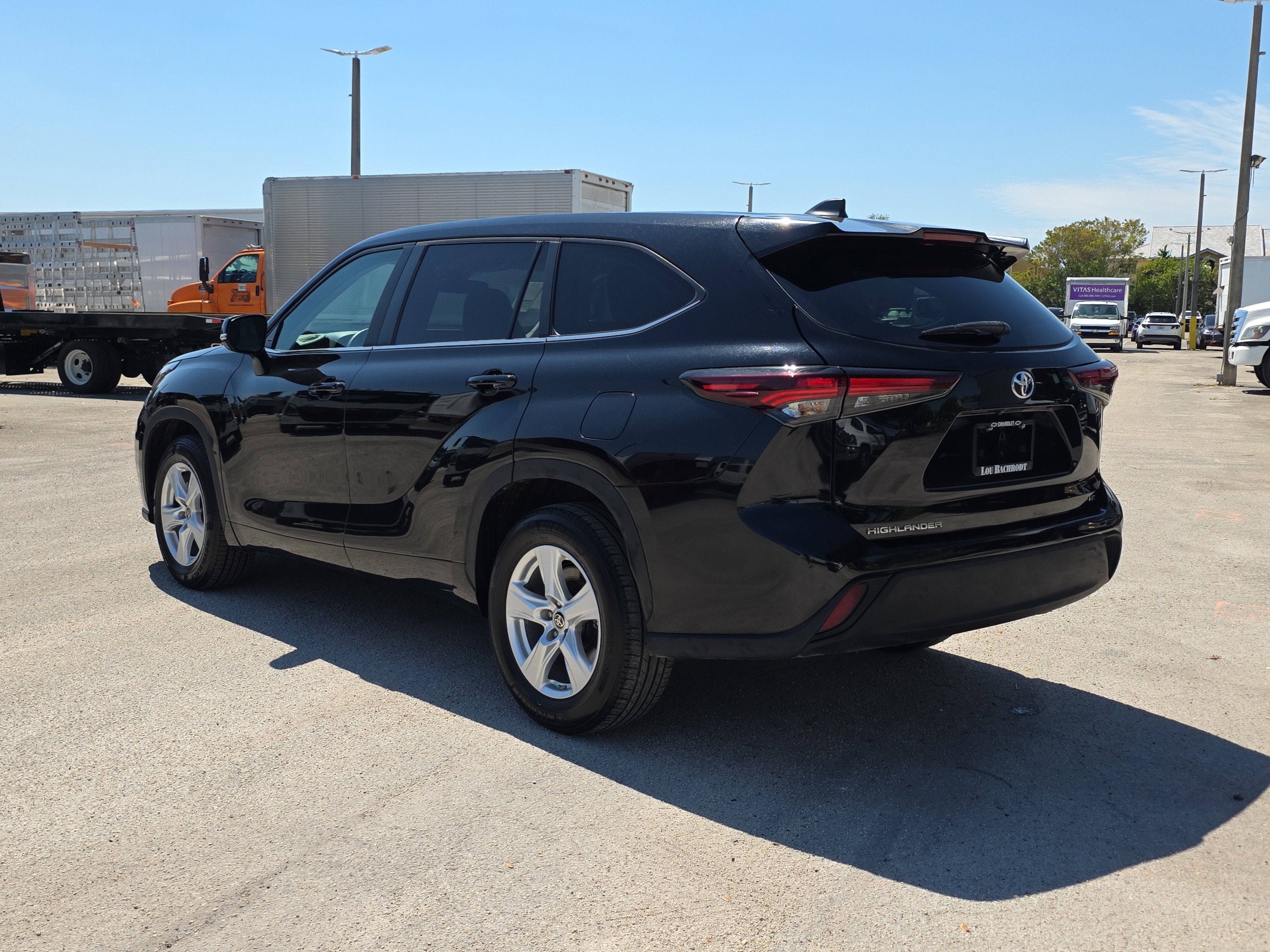 2024 Toyota Highlander LE