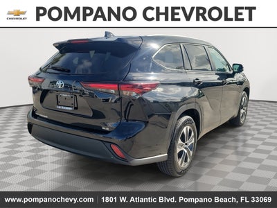 2024 Toyota Highlander LE