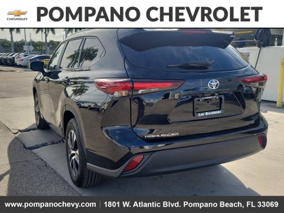 2024 Toyota Highlander LE