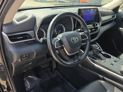 2024 Toyota Highlander LE