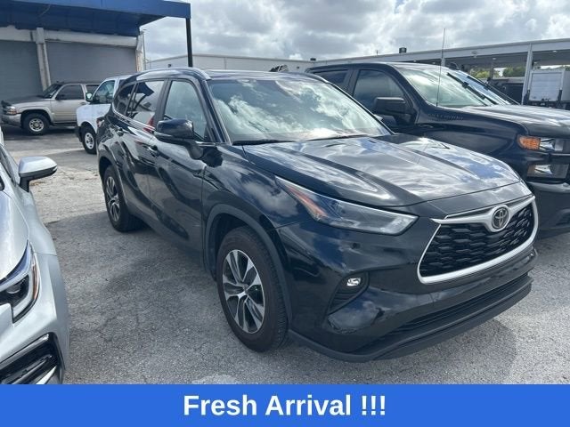 2024 Toyota Highlander LE