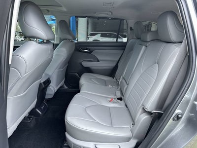 2025 Toyota Highlander LE