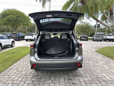 2025 Toyota Highlander LE