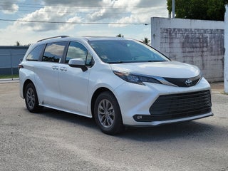 2025 Toyota Sienna XLE