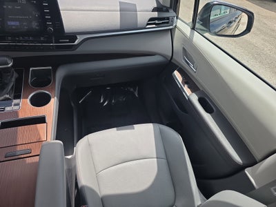 2024 Toyota Sienna XLE