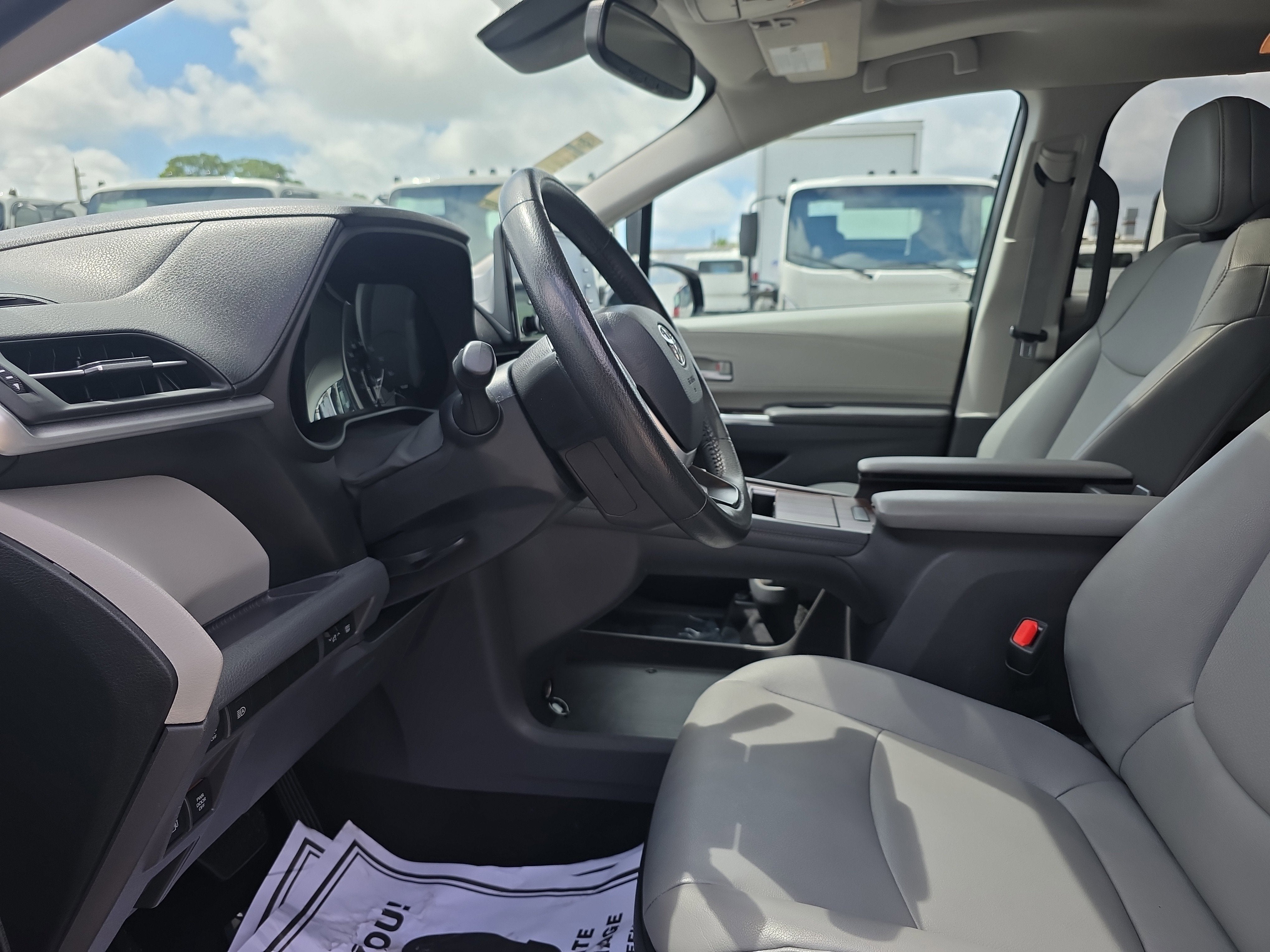 2024 Toyota Sienna XLE