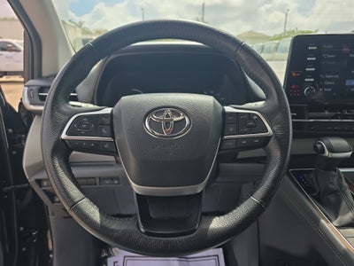 2024 Toyota Sienna XLE