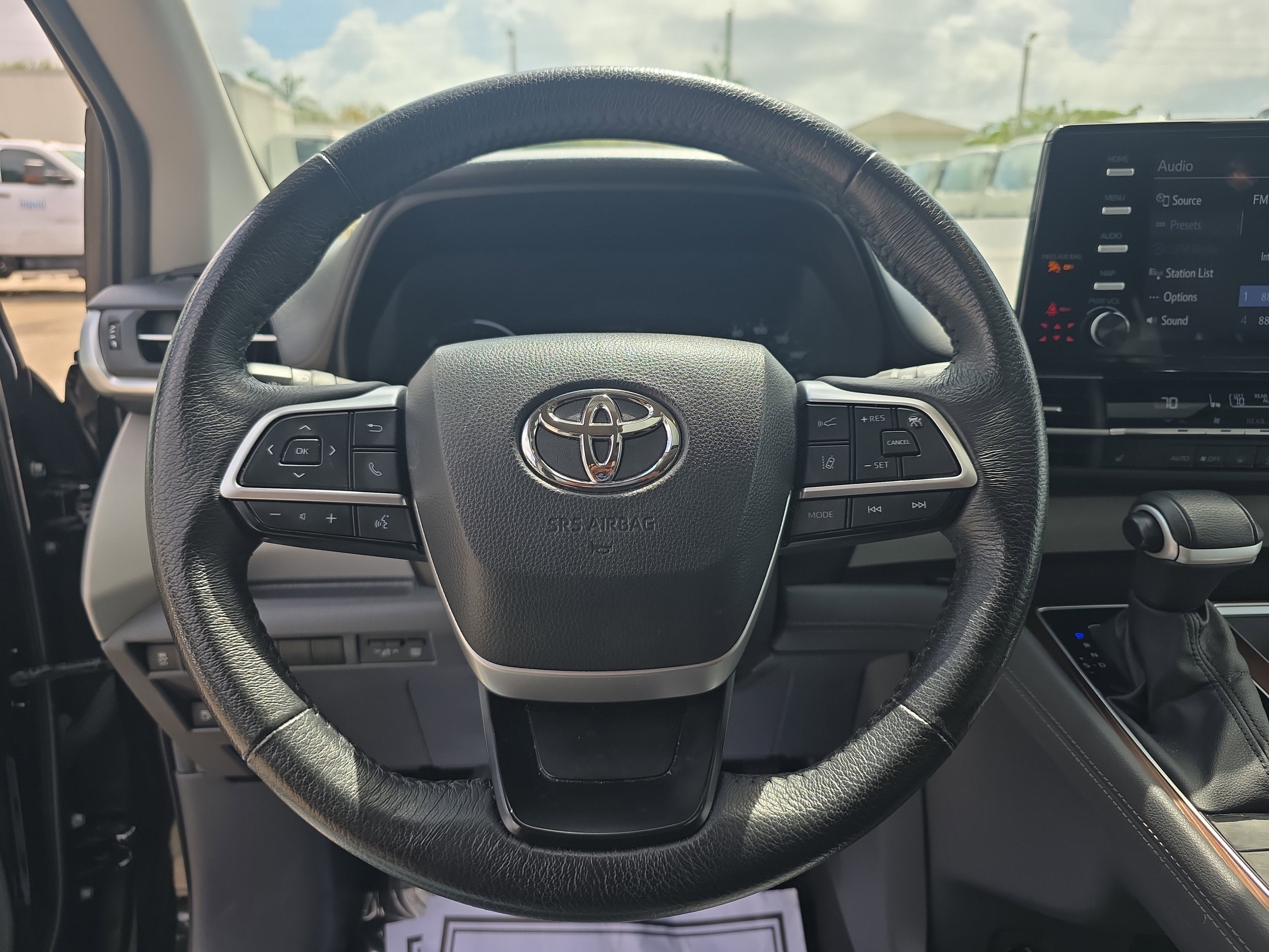 2024 Toyota Sienna XLE