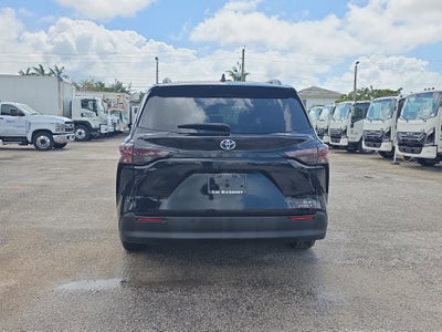 2024 Toyota Sienna XLE
