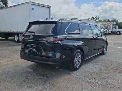 2024 Toyota Sienna XLE
