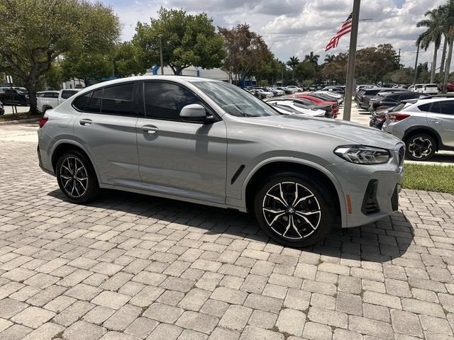 2023 BMW X4 xDrive30i