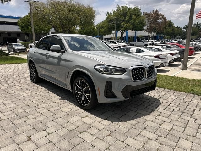 2023 BMW X4 xDrive30i