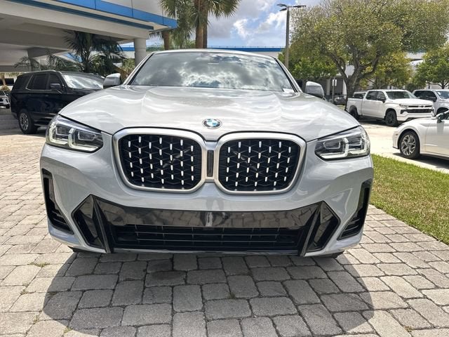 2023 BMW X4 xDrive30i