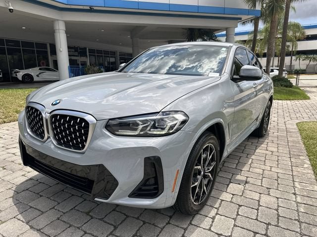2023 BMW X4 xDrive30i